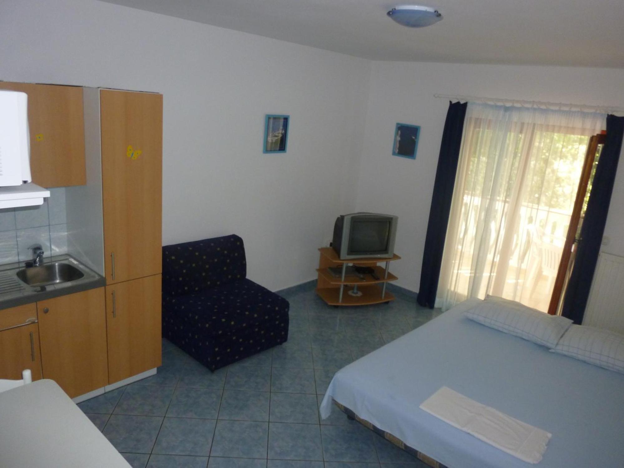 Apartmani Maver Sveti Filip i Jakov Ruang foto