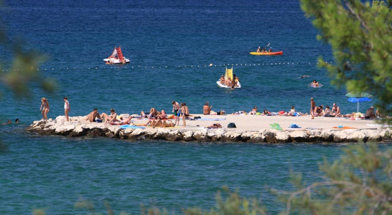 Apartmani Maver Sveti Filip i Jakov Bagian luar foto